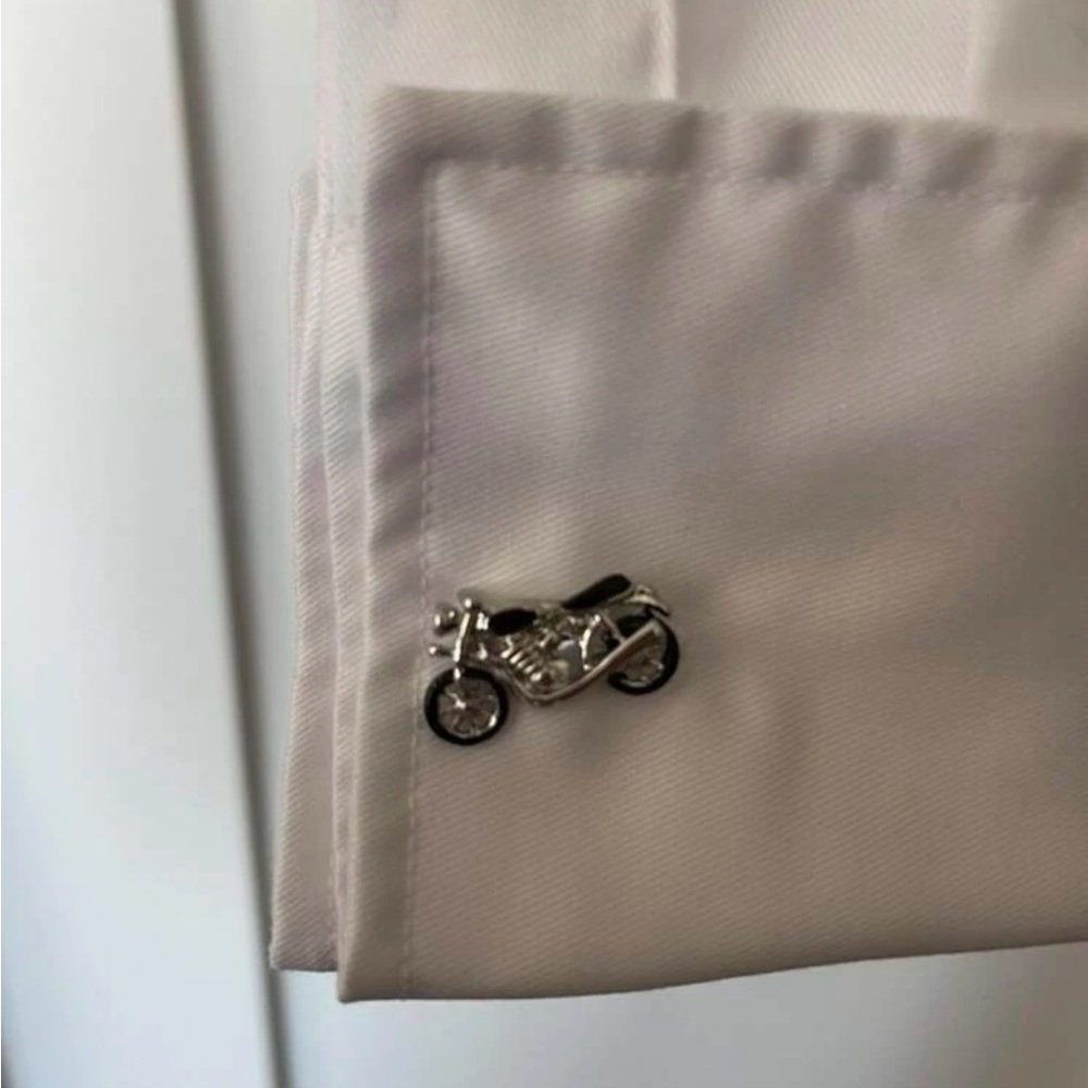 ‼️JUST RESTOCKED ‼️ Men’s Silvertone Motorcycle Cufflinks NWT - Picture 8 of 14